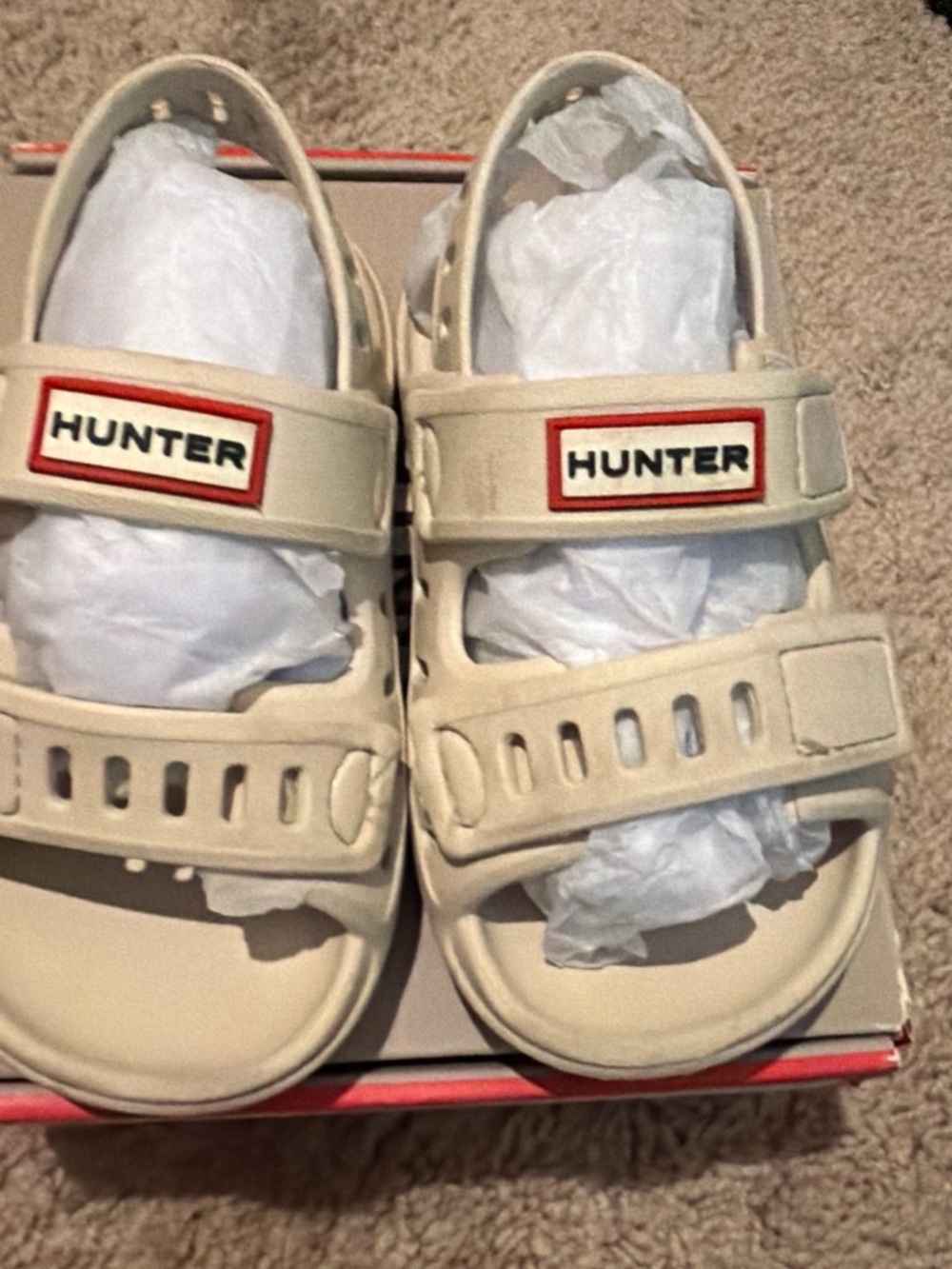 Hunter Kids Cream Adjustable Strap Sandals with Logo Patch